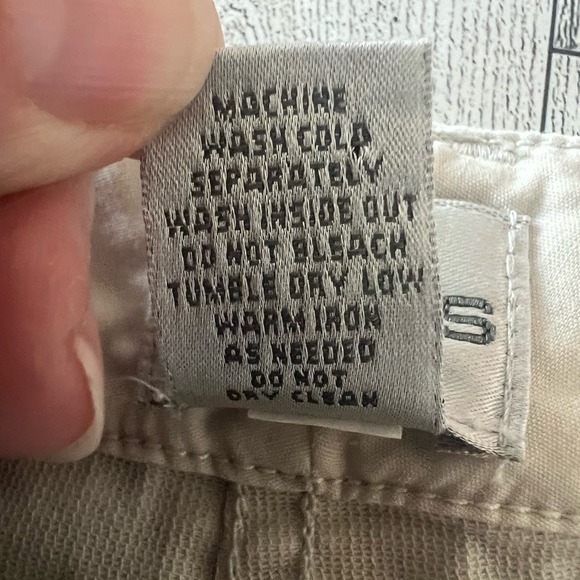 Chico’s Capri Pants micro corduroy women’s size 2 (12) Tan   *tiny flaw - Picture 6 of 11